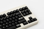 GMK CYL Noire R2
